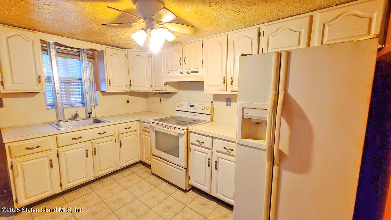 233 Lockman Avenue, Staten Island, New York image 13