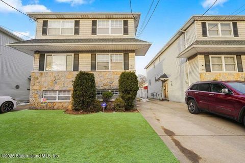 Photo of 520 Oakland Avenue, Staten Island, NY 10310 (MLS # 2500837)