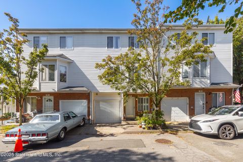 Photo of 263 Jamie Lane Lane, Staten Island, NY 10312 (MLS # 2506062)