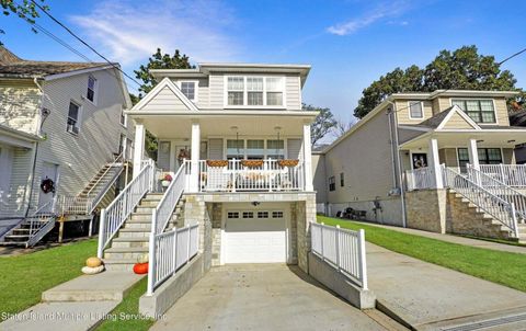 Photo of 139 Bentley Street, Staten Island, NY 10307 (MLS # 2402066)