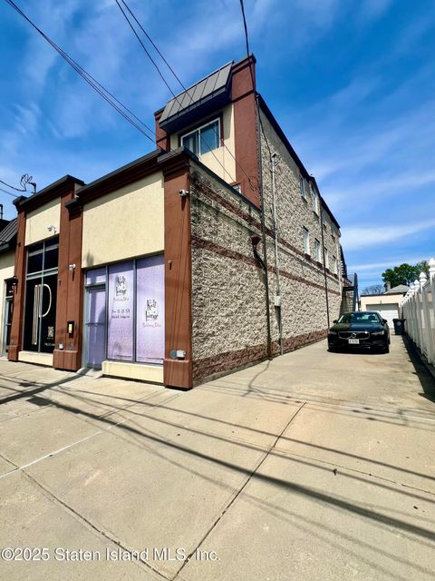 Photo of 17 Maplewood Place #2nd Floor, Staten Island, NY 10306 (MLS # 2502445)