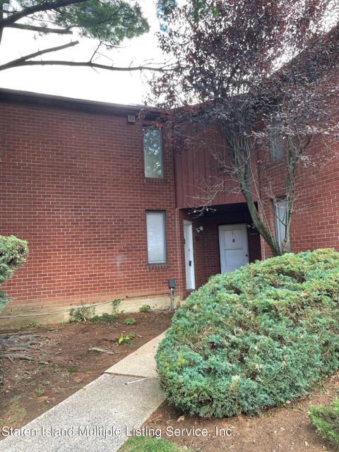Photo of 14463 Forest Hill Road #3, Staten Island, NY 10314 (MLS # 1157452)