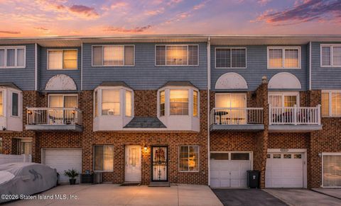 Photo of 192 Monahan Avenue, Staten Island, NY 10314 (MLS # 2600620)