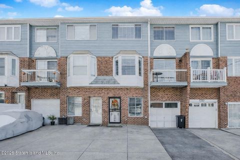 Photo of 192 Monahan Avenue, Staten Island, NY 10314 (MLS # 2600620)