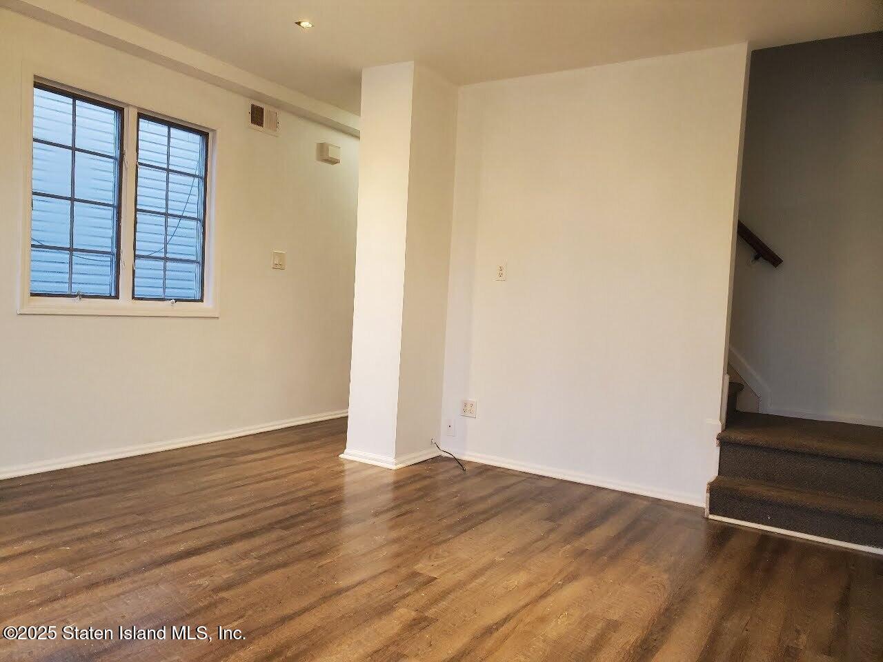 16 St Johns Avenue, Staten Island, New York image 8