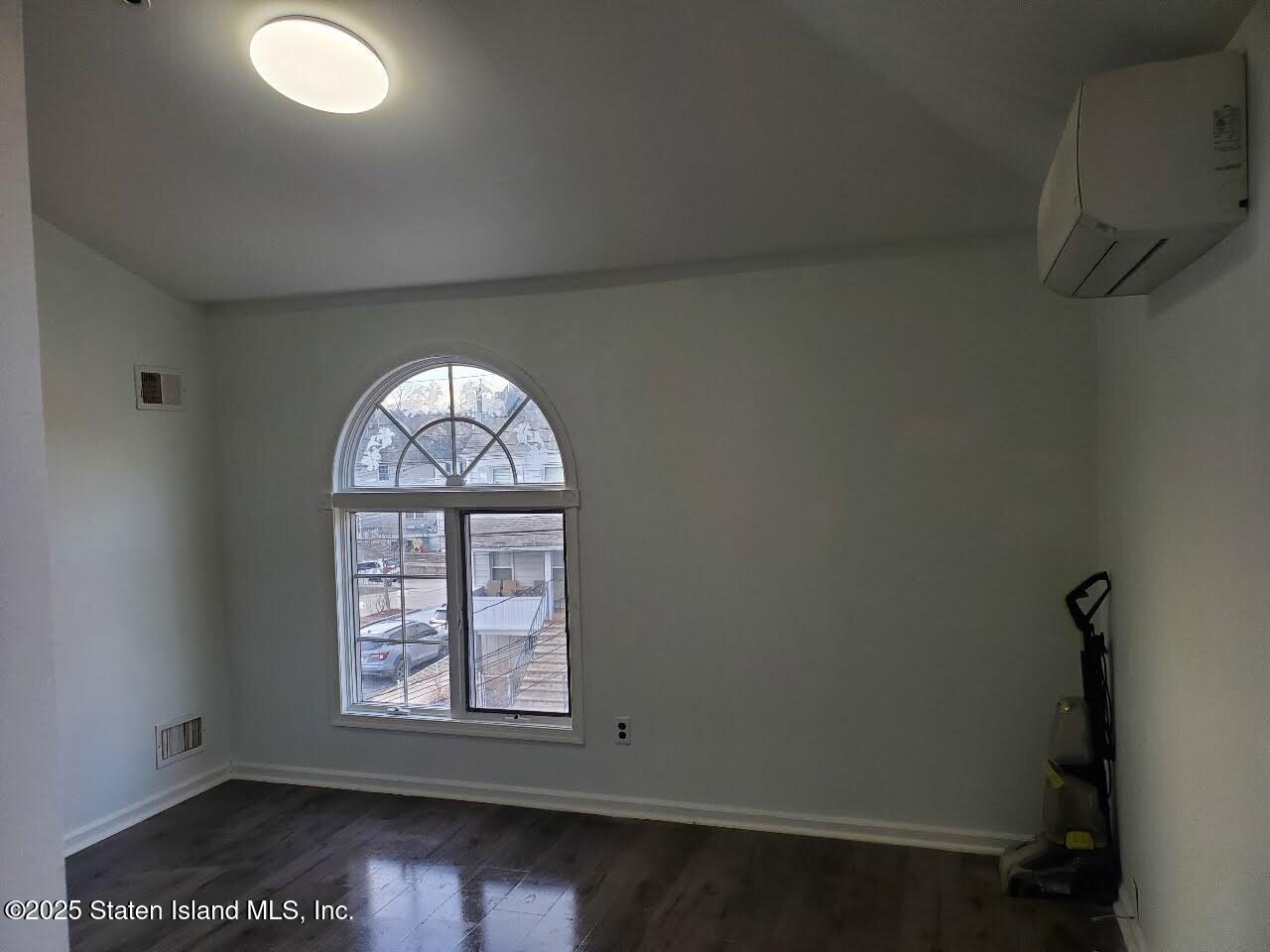 16 St Johns Avenue, Staten Island, New York image 11