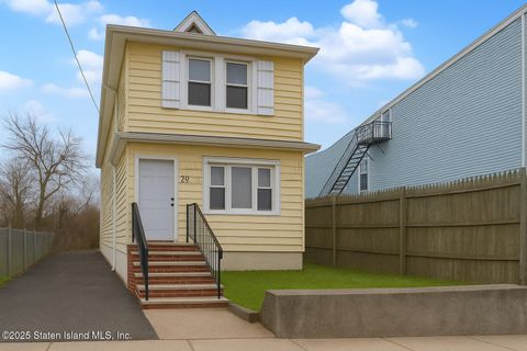 Photo of 229 Pulaski Avenue, Staten Island, NY 10303 (MLS # 2507067)