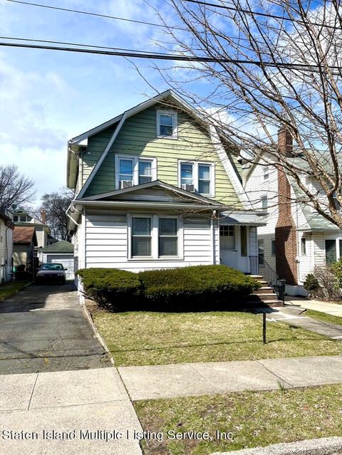 Photo of 18 Curtis Court, Staten Island, NY 10310 (MLS # 1160780)