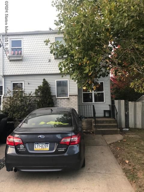 Photo of 15 Lorraine Loop, Staten Island, NY 10309 (MLS # 2405990)