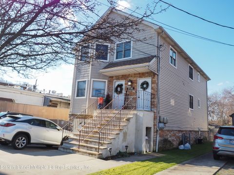 Photo of 306 Westcott Boulevard, Staten Island, NY 10314 (MLS # 2401406)