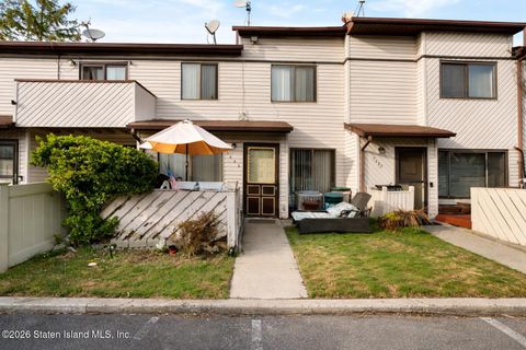 Photo of 544 Lisk Avenue #A, Staten Island, NY 10303 (MLS # 2601925)