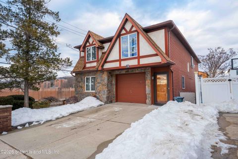 Photo of 79 Endor Avenue, Staten Island, NY 10301 (MLS # 2600661)