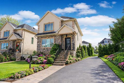 Photo of 64 Tenafly Place, Staten Island, NY 10312 (MLS # 2600954)