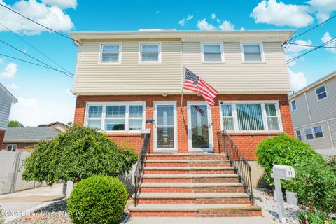 Photo of 93 Roma Avenue, Staten Island, NY 10306 (MLS # 2504410)