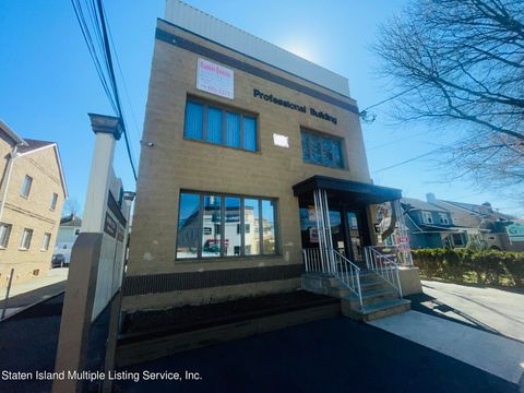 Photo of 698 Forest Avenue, Staten Island, NY 10310 (MLS # 1162444)