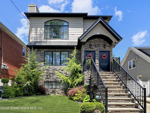 Photo of 81 Acacia Avenue, Staten Island, NY 10308 (MLS # 2403980)