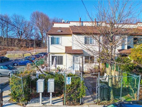Photo of 178 Pierce Street, Staten Island, NY 10304 (MLS # 2601584)