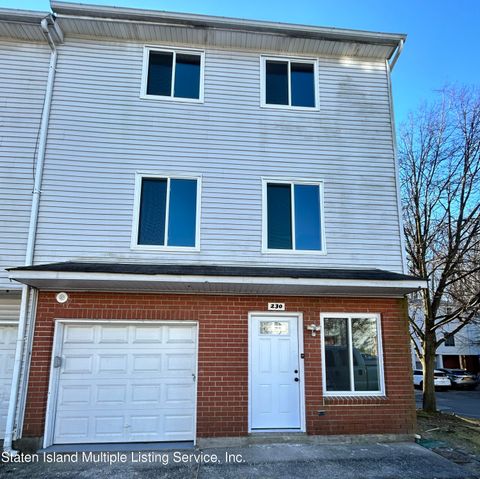 Photo of 230 Ilyssa Way, Staten Island, NY 10312 (MLS # 2400640)