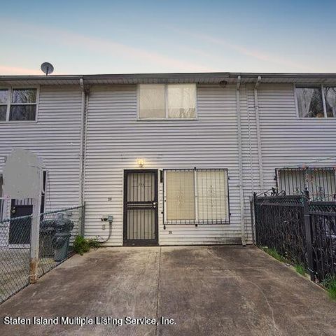 Photo of 38 Thelma Court #A, Staten Island, NY 10304 (MLS # 1161212)