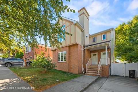 Photo of 198 Laguardia Avenue, Staten Island, NY 10314 (MLS # 2405761)