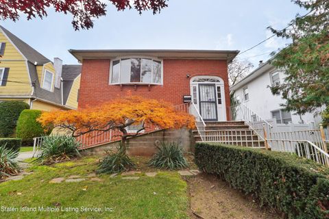 Photo of 120 8th Street, Staten Island, NY 10306 (MLS # 1165565)