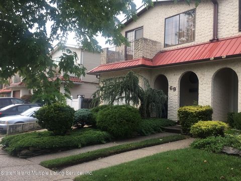 Photo of 69 Sleepy Hollow Road, Staten Island, NY 10314 (MLS # 1161321)