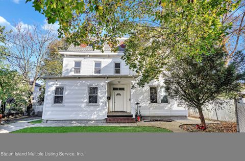 Photo of 163165 Bement Avenue, Staten Island, NY 10310 (MLS # 1165491)