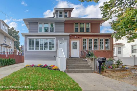 Photo of 16 Howard Court, Staten Island, NY 10310 (MLS # 2506307)