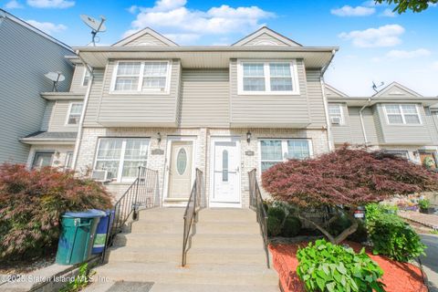 Photo of 21 Studio Lane, Staten Island, NY 10304 (MLS # 2503664)