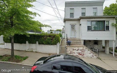 Photo of 291 Clifton Avenue Ave, Staten Island, NY 10305 (MLS # 1158163)