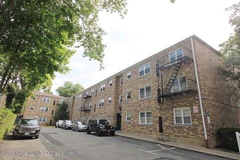 Photo of 169 Cromwell Avenue 1A, Staten Island, NY 10304 (MLS # 1163716)