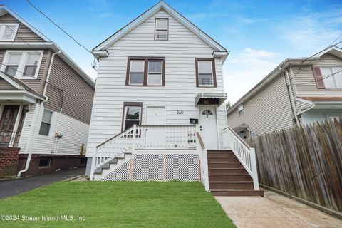 Photo of 260 Davis Avenue, Staten Island, NY 10310 (MLS # 2404538)