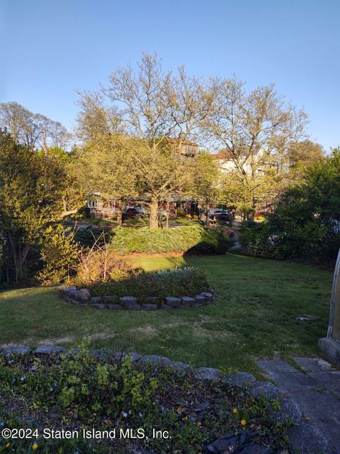 Photo of 544 Steuben Street, Staten Island, NY 10305 (MLS # 2406684)