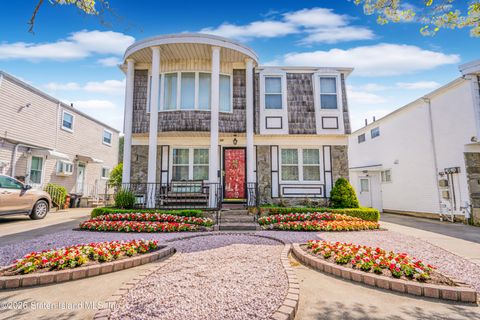 Photo of 38 Plymouth Road, Staten Island, NY 10314 (MLS # 2601841)