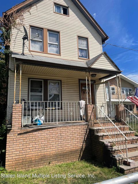 Photo of 437 Morningstar Road, Staten Island, NY 10303 (MLS # 1159319)