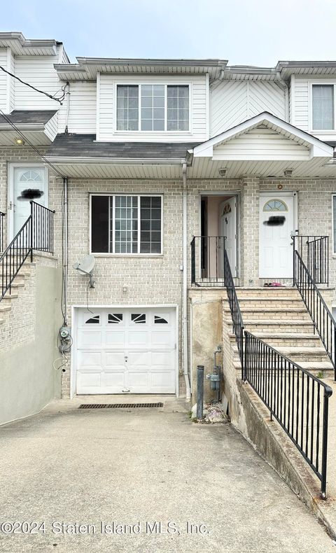 Photo of 91 Rome Avenue, Staten Island, NY 10304 (MLS # 2403932)