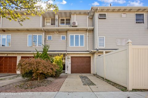 Photo of 138 Reid Avenue, Staten Island, NY 10305 (MLS # 2405954)
