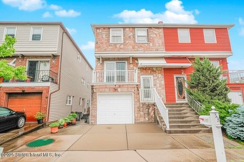 Photo of 33 Ebey Lane, Staten Island, NY 10312 (MLS # 2503349)
