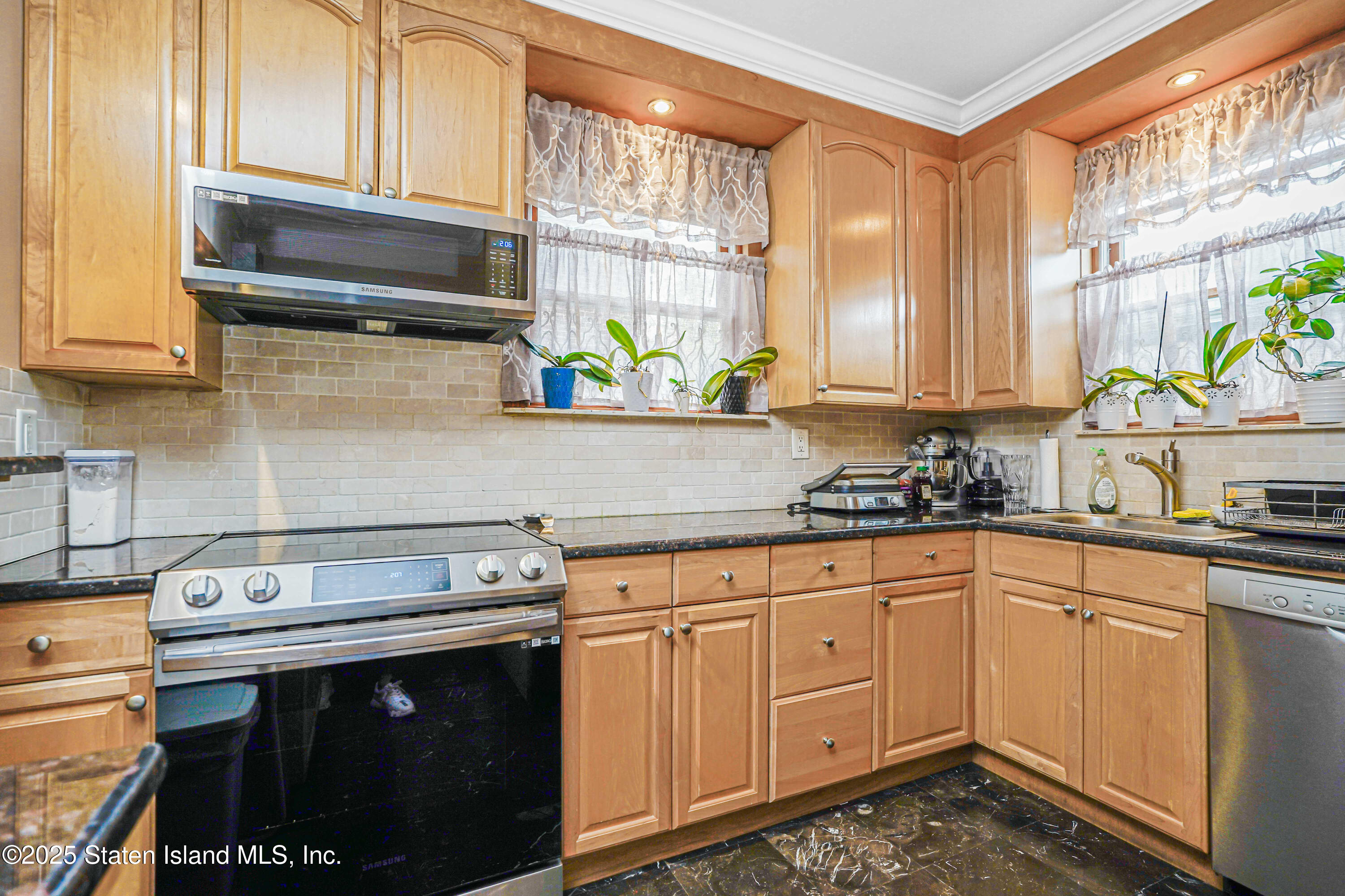 118 Van Cortlandt Avenue, Staten Island, New York image 14