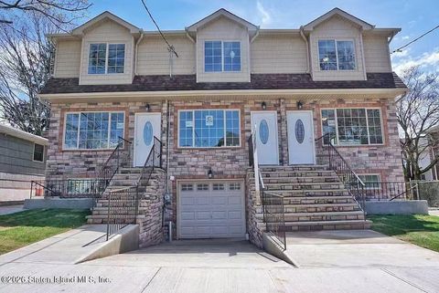 Photo of 469 Oder Avenue, Staten Island, NY 10304 (MLS # 2601933)