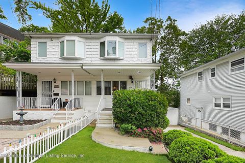 Photo of 104 Bishop Street, Staten Island, NY 10306 (MLS # 1162734)