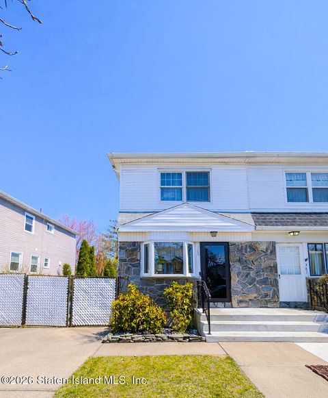 Photo of 385 Cortelyou Avenue, Staten Island, NY 10312 (MLS # 2601620)