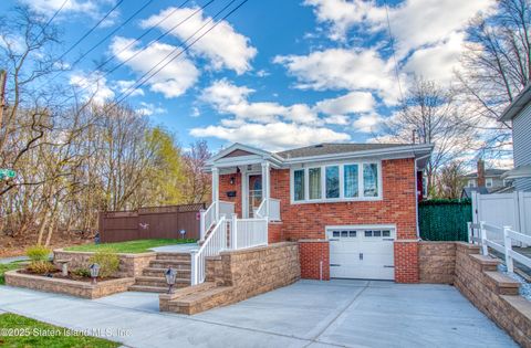 Photo of 102 Barbara Street, Staten Island, NY 10306 (MLS # 2501934)