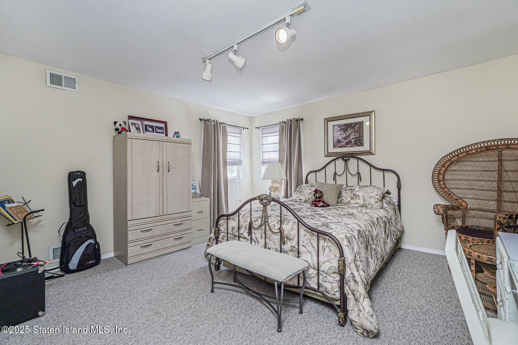 Staten Island, New York 10306, United States, 3 Bedrooms Bedrooms, ,2 BathroomsBathrooms,Residential,Active,207262