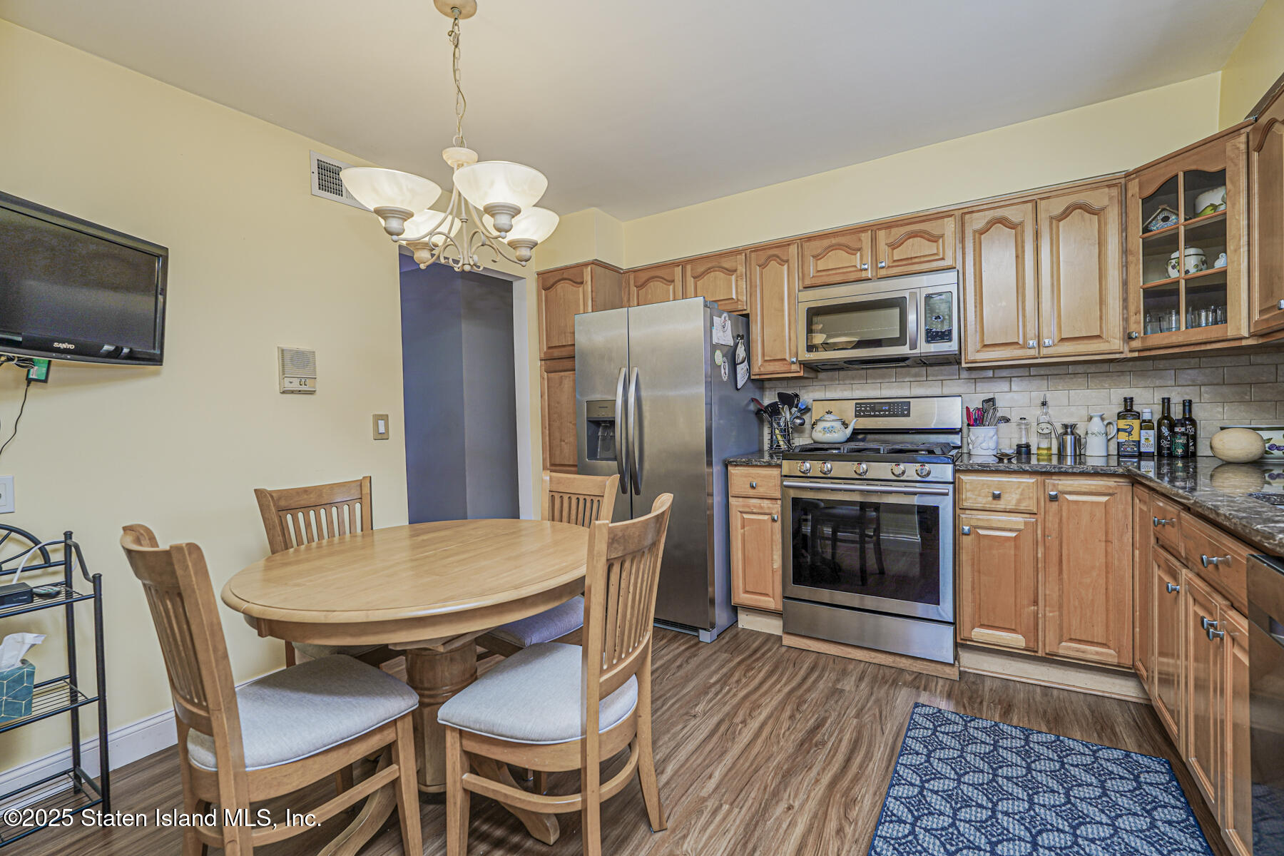 Staten Island, New York 10306, United States, 3 Bedrooms Bedrooms, ,2 BathroomsBathrooms,Residential,Active,207262