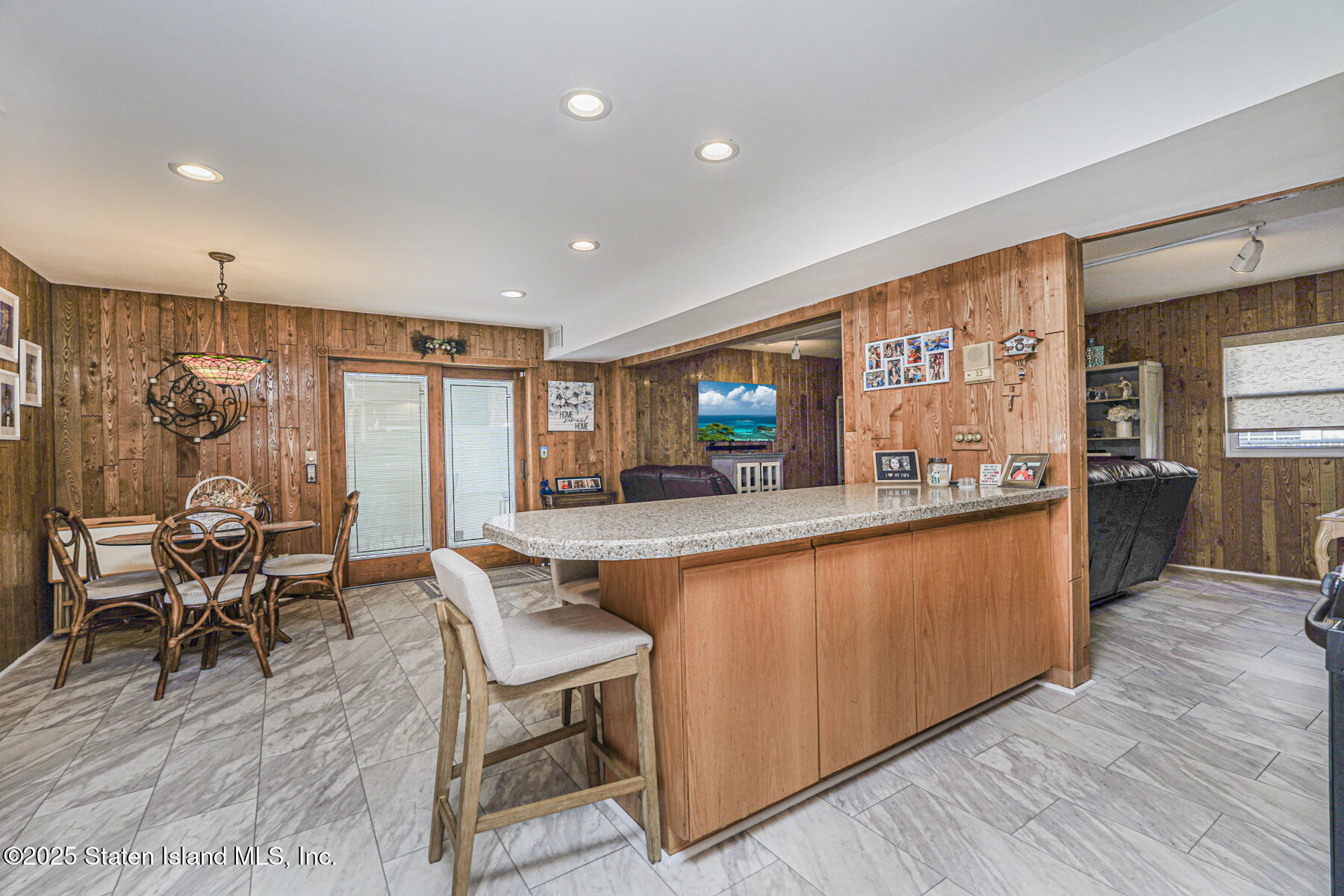 Staten Island, New York 10306, United States, 3 Bedrooms Bedrooms, ,2 BathroomsBathrooms,Residential,Active,207262