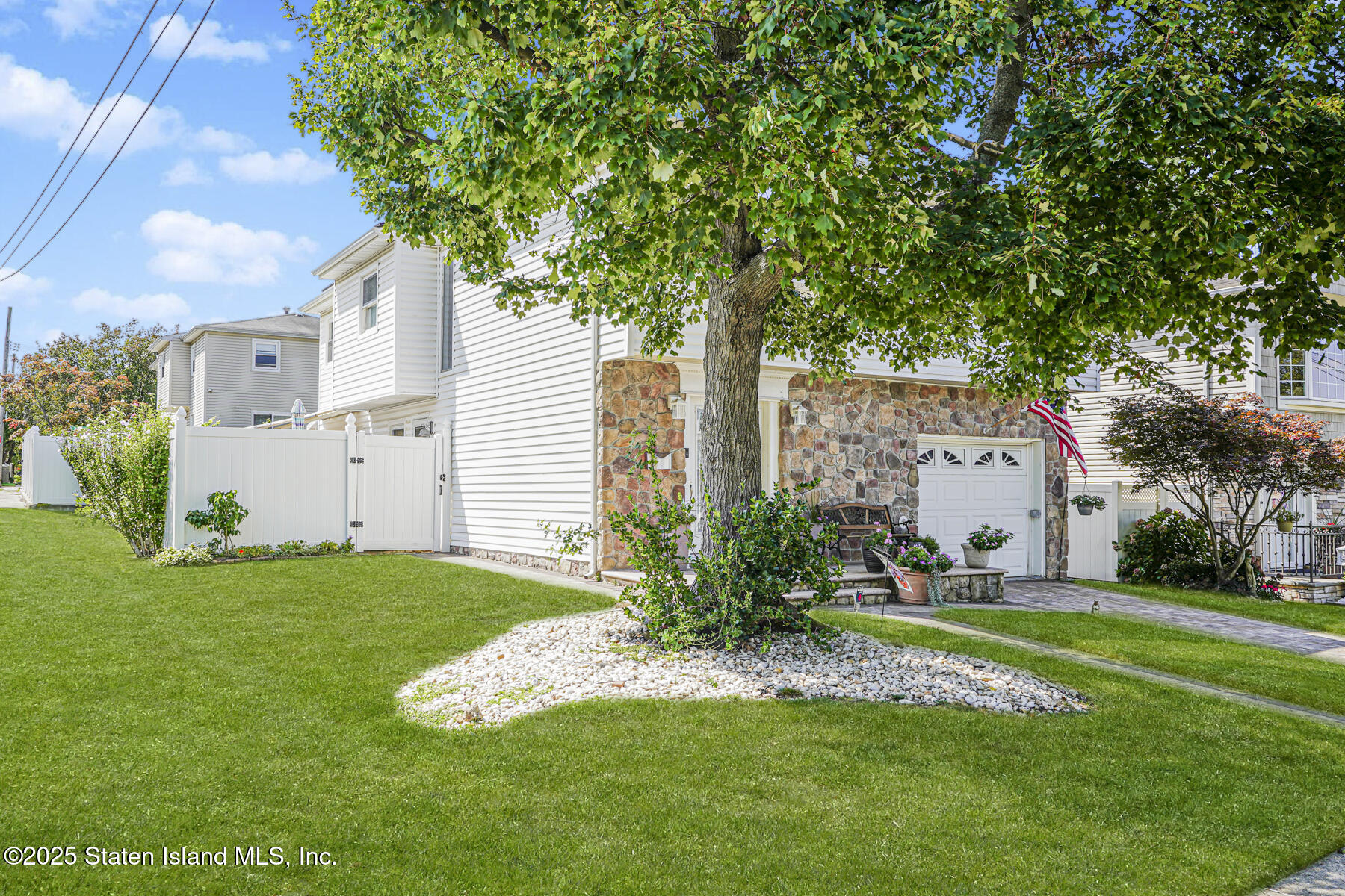 Staten Island, New York 10306, United States, 3 Bedrooms Bedrooms, ,2 BathroomsBathrooms,Residential,Active,207262