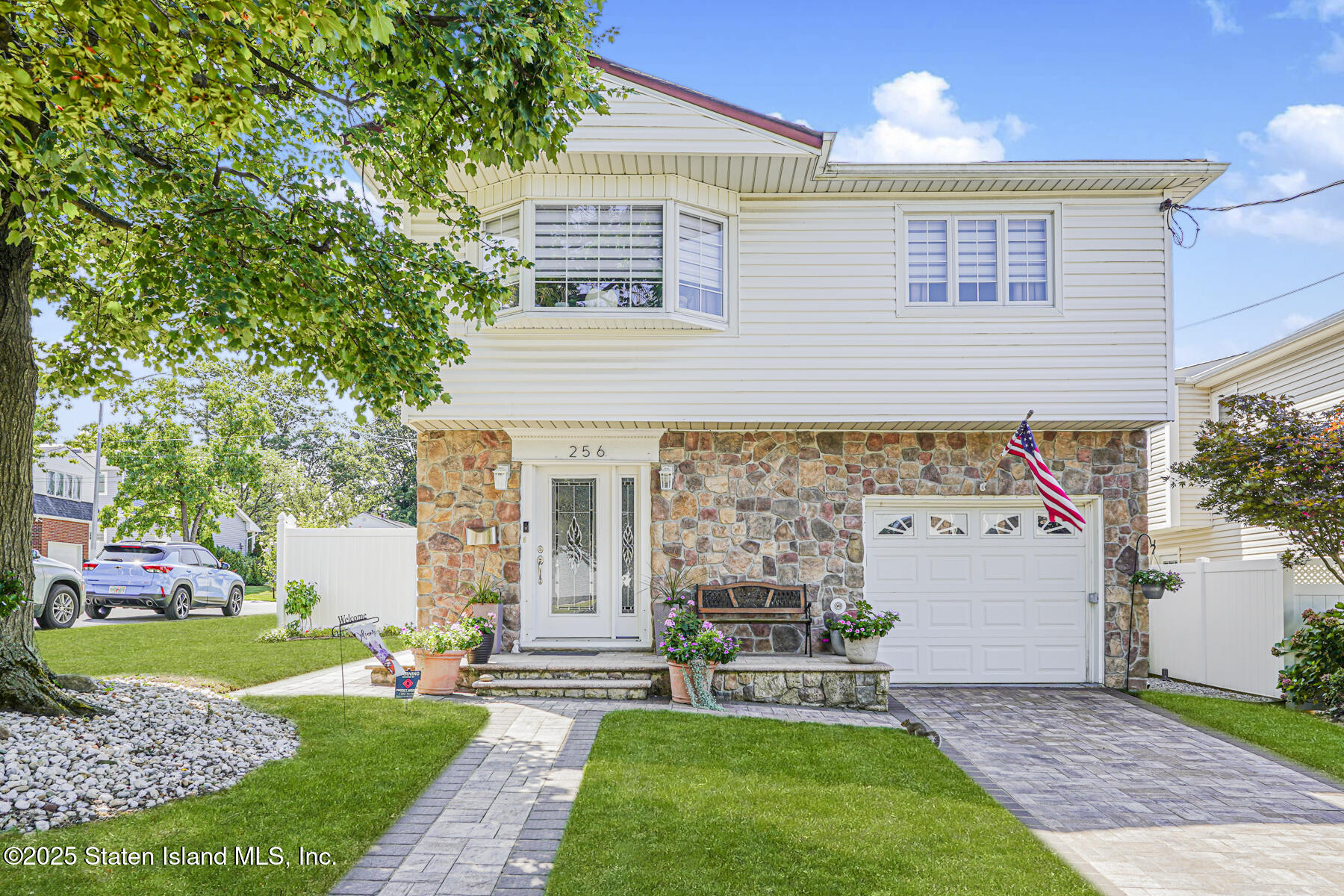 Staten Island, New York 10306, United States, 3 Bedrooms Bedrooms, ,2 BathroomsBathrooms,Residential,Active,207262