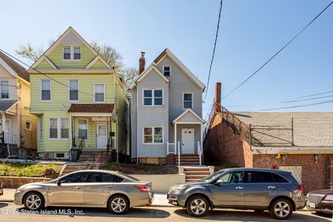 Photo of 14 Dongan Street, Staten Island, NY 10310 (MLS # 2601914)