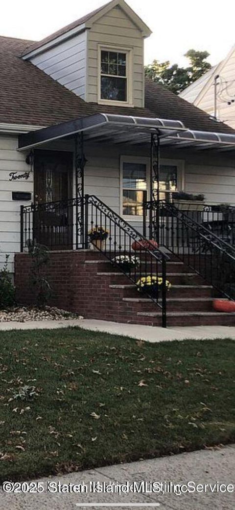 Photo of 20 Atlantic Avenue #2, Staten Island, NY 10304 (MLS # 2506881)